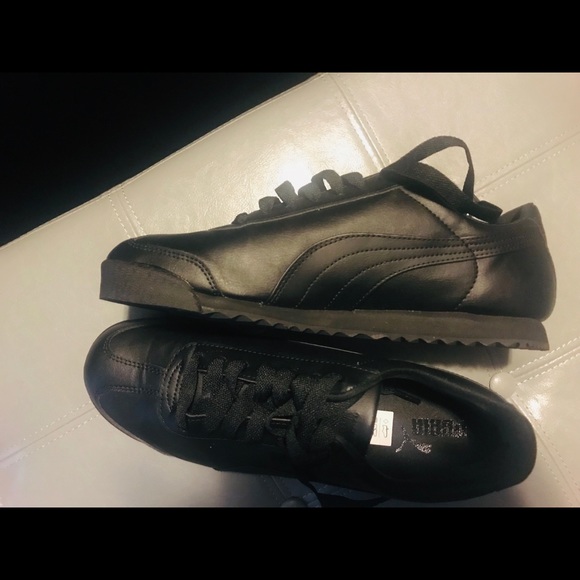 Puma Sneakers - Picture 1 of 2